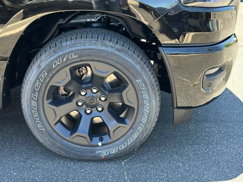 New 2026 RAM 1500 Express AWD/4WD image 12