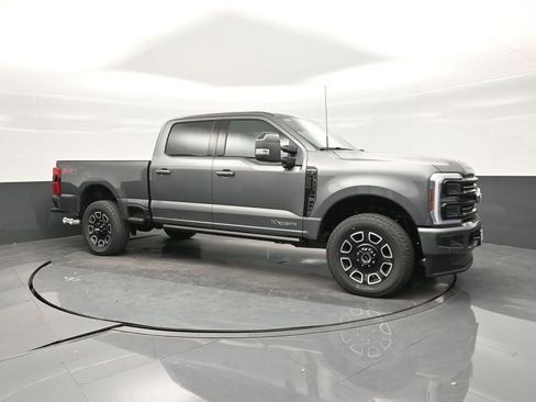 New 2026 Ford F250 Platinum w/ FX4 Off-Road Package image 17