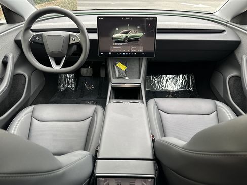 Used 2024 Tesla Model 3 image 18