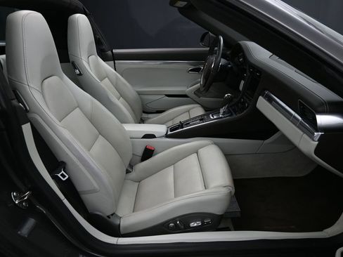 Used 2014 Porsche 911 Targa 4S image 23
