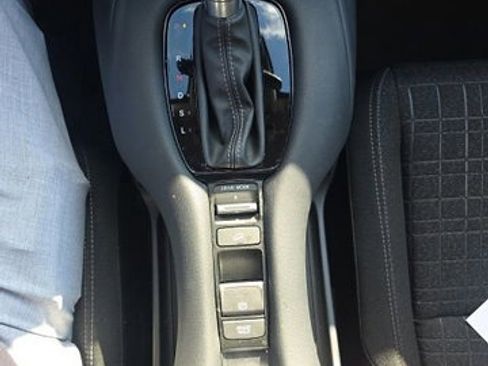 Used 2023 Honda HR-V LX image 24