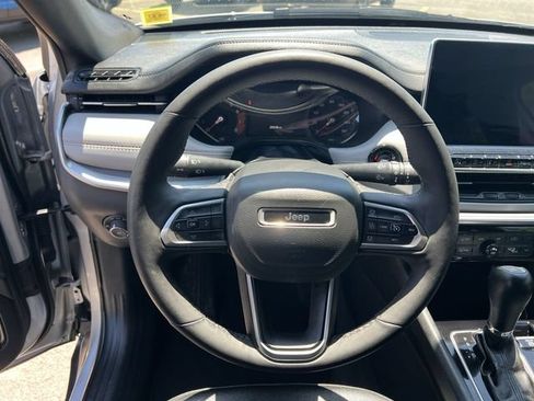 Used 2025 Jeep Compass Limited AWD/4WD image 28