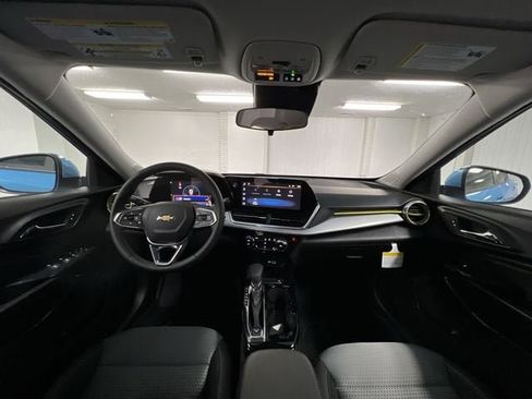 New 2026 Chevrolet Trax LT w/ Driver Confidence Package FWD image 19