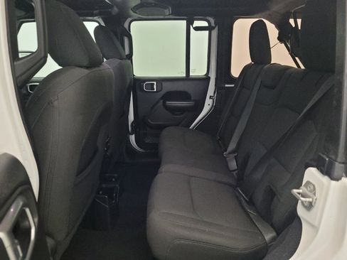 Used 2018 Jeep Wrangler Unlimited Sport S AWD/4WD image 18