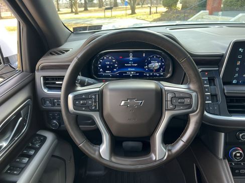 Used 2023 Chevrolet Suburban Z71 w/ Luxury Package image 21