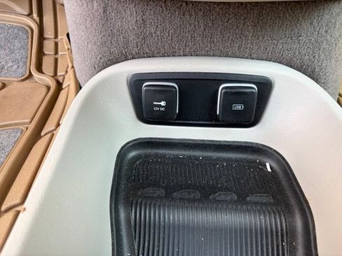 Used 2020 Chrysler Pacifica Touring-L Plus w/ Advanced Safetytec Group FWD image 26