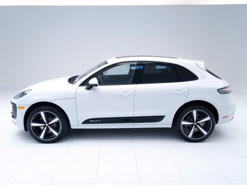 Certified 2026 Porsche Macan Turbo AWD/4WD image 2