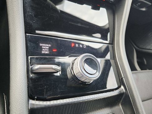 Used 2024 Jeep Grand Cherokee Limited w/ Black Appearance Package image 33