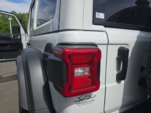 New 2026 Jeep Wrangler Unlimited Rubicon 392 w/ Quick Order Package 27X Moab AWD/4WD image 35