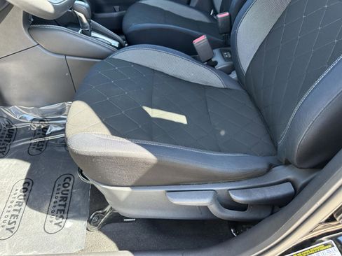 Used 2018 Nissan Kicks S FWD image 27