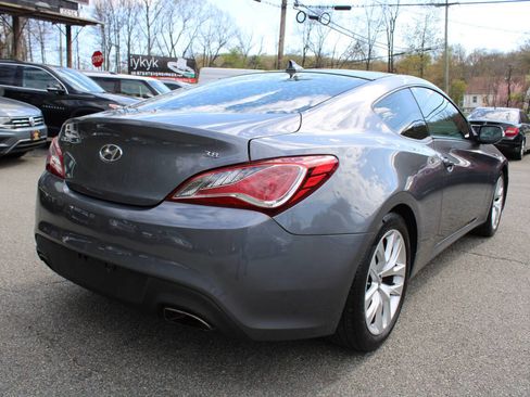 Used 2015 Hyundai Genesis 3.8 RWD image 8