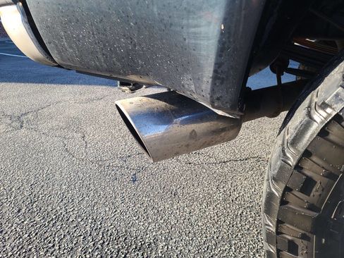 Used 2005 Ford F250 Lariat image 7