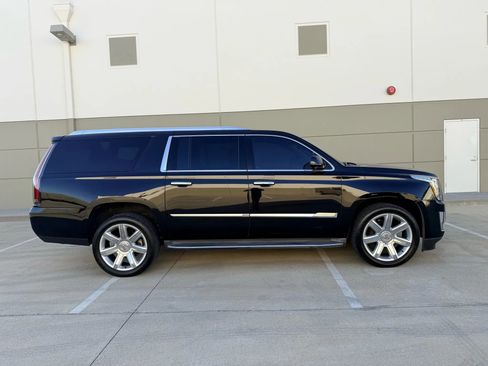 Used 2015 Cadillac Escalade ESV Luxury image 4
