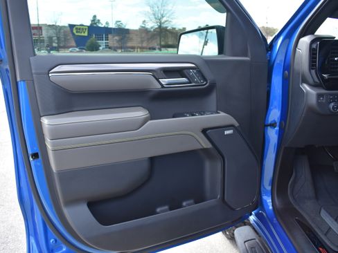 Used 2023 Chevrolet Silverado 1500 ZR2 image 14