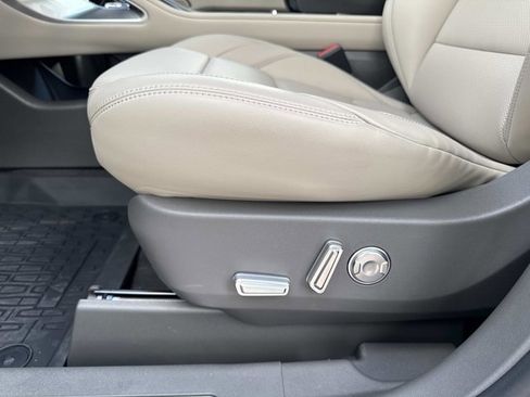 New 2025 Lincoln Nautilus Premier w/ Jet Appearance Package image 12