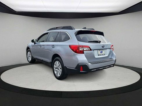 Used 2018 Subaru Outback 2.5i Premium image 6