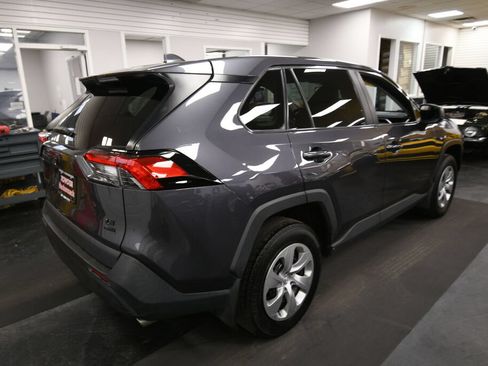 Used 2022 Toyota RAV4 LE AWD/4WD image 7