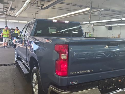 Used 2024 Chevrolet Silverado 1500 LT AWD/4WD image 7