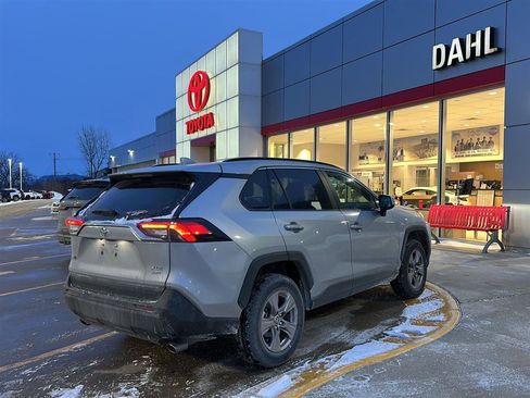 Used 2025 Toyota RAV4 XLE image 7