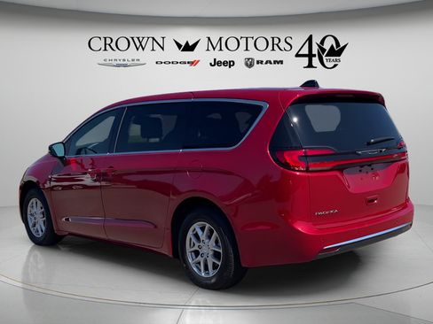 New 2027 Chrysler Pacifica Select FWD image 7