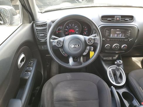 Used 2018 Kia Soul FWD image 11