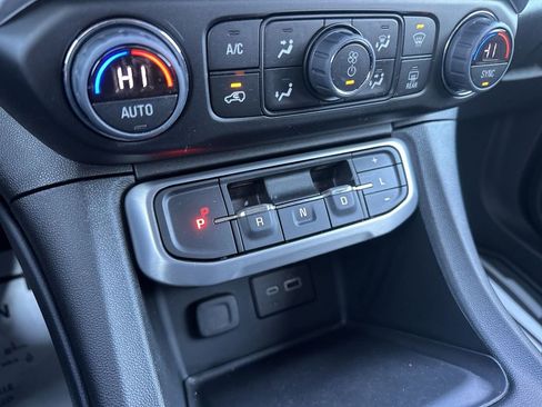 Used 2023 GMC Acadia SLE w/ Driver Convenience Package FWD image 19