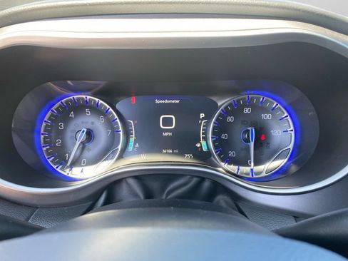 Used 2025 Chrysler Pacifica Select FWD image 22