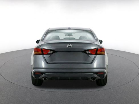 Used 2025 Nissan Altima 2.5 SV FWD image 8