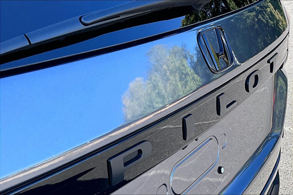 Certified 2026 Honda Pilot Touring image 24