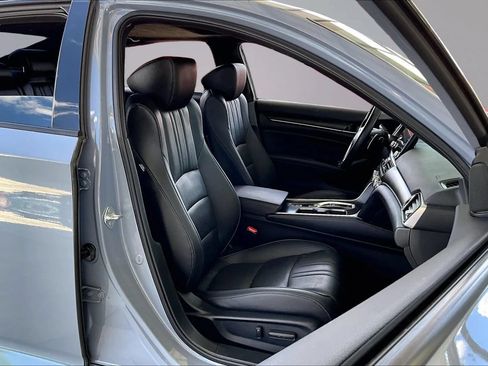 Used 2022 Honda Accord Touring image 26