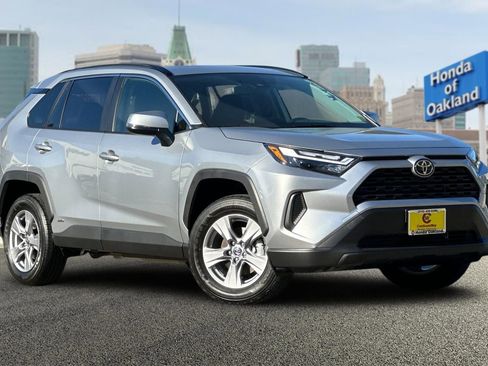 Used 2025 Toyota RAV4 XLE image 2