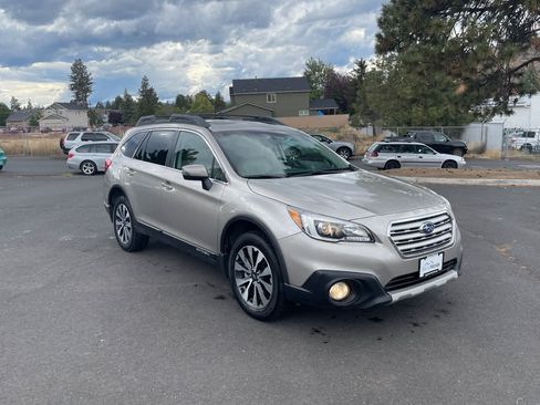 Used 2017 Subaru Outback 2.5i Limited w/ Protection Package #2 AWD/4WD image 7