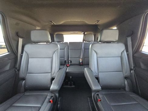 Used 2024 Chevrolet Tahoe Z71 w/ Luxury Package AWD/4WD image 20