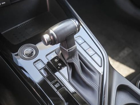 Certified 2025 Kia Niro EX FWD image 20