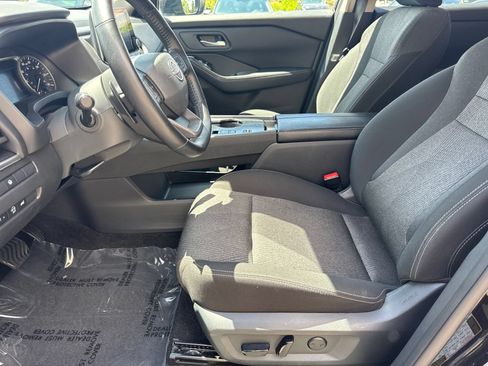Used 2025 Nissan Rogue SV FWD image 9