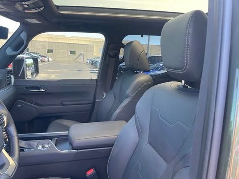 Used 2025 Lexus GX 550 AWD/4WD image 5