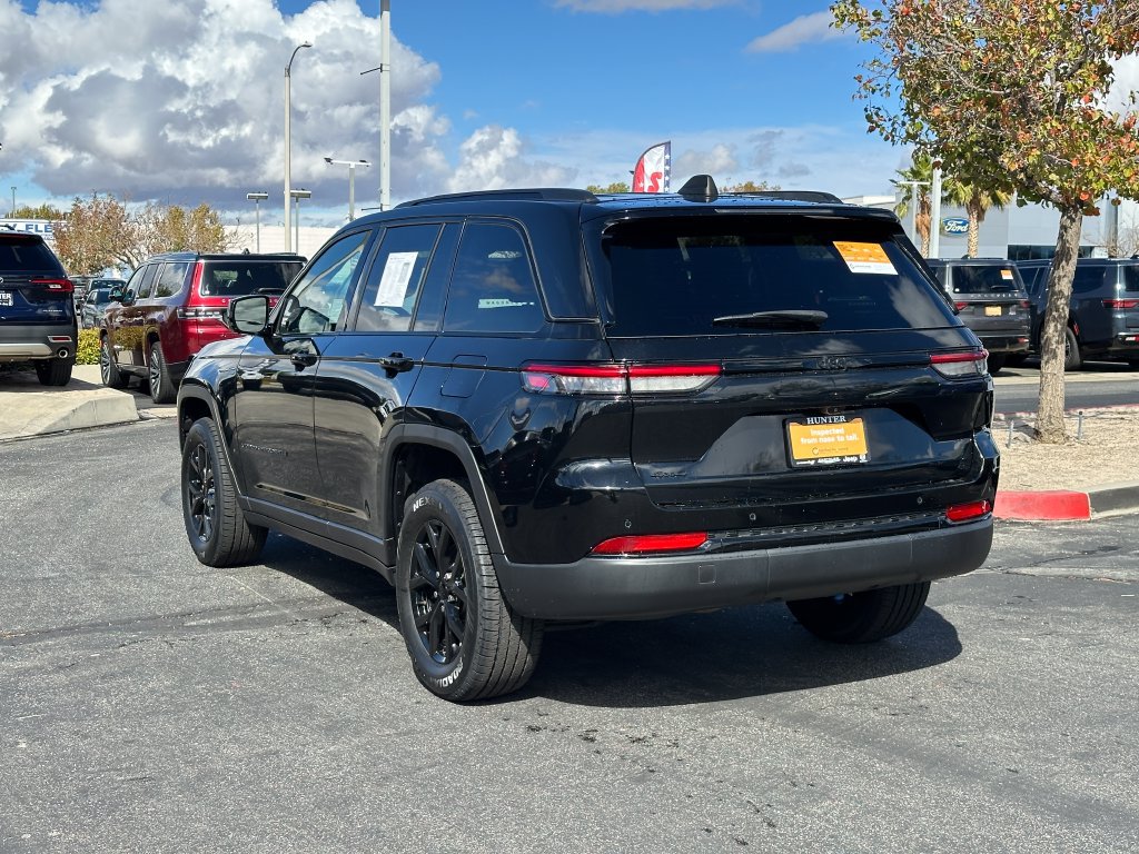 Certified 2024 Jeep Grand Cherokee Altitude AWD/4WD image 6