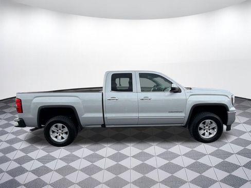 Used 2017 GMC Sierra 1500 SLE w/ SLE Value Package AWD/4WD image 8