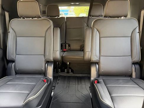 Certified 2026 Chevrolet Suburban Premier w/ Sun And Tow Package AWD/4WD image 28