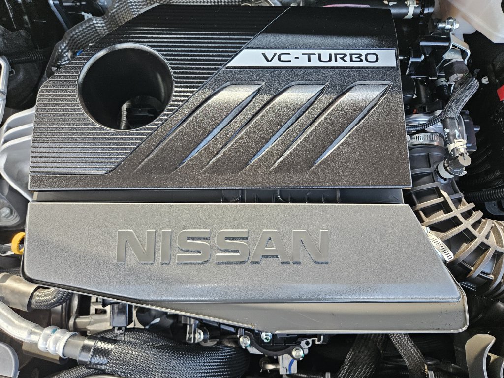 Used 2025 Nissan Rogue SL AWD/4WD image 33
