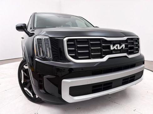 Used 2024 Kia Telluride S w/ S Sunroof Package FWD image 4