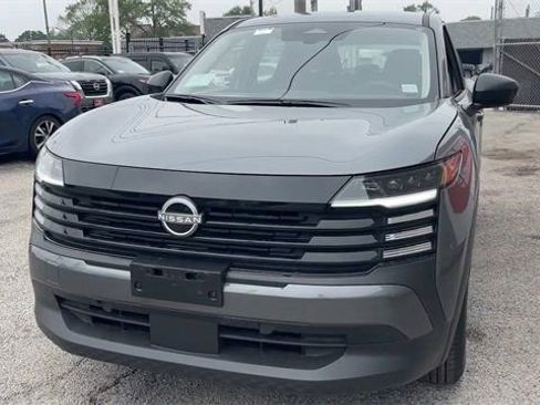 Used 2025 Nissan Kicks S image 28