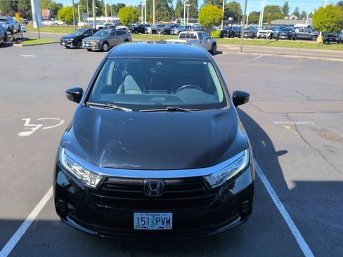 Used 2022 Honda Odyssey Elite image 3