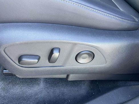 Used 2024 GMC Acadia Elevation image 13