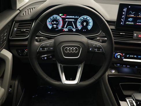Used 2023 Audi Q5 2.0T Premium Plus w/ Premium Plus Package AWD/4WD image 9