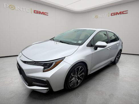 Used 2022 Toyota Corolla XSE w/ Carpet Mat Package (TMS) image 3