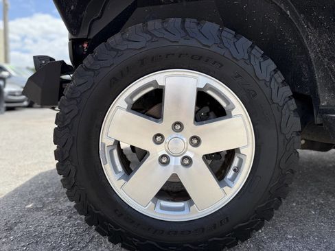 Used 2008 Jeep Wrangler Unlimited Sahara w/ Trailer Tow Group AWD/4WD image 27
