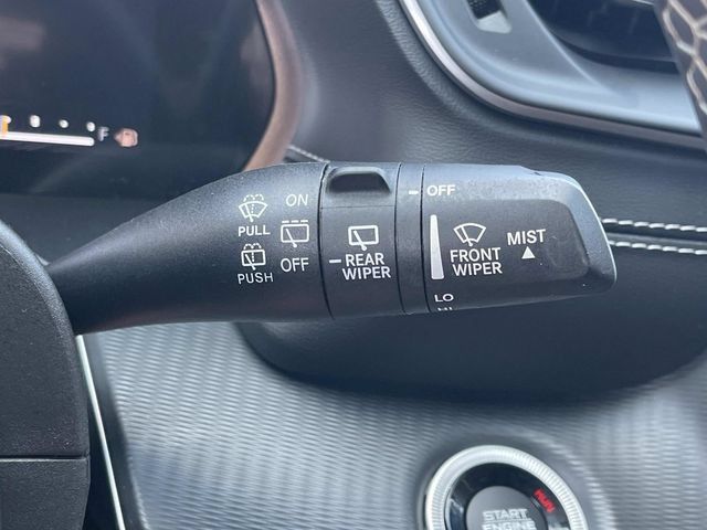 Used 2023 Jeep Grand Cherokee Laredo AWD/4WD image 38