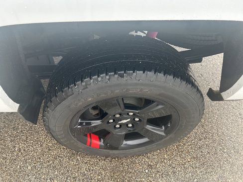 Used 2018 Chevrolet Silverado 1500 LT w/ Redline Edition image 10