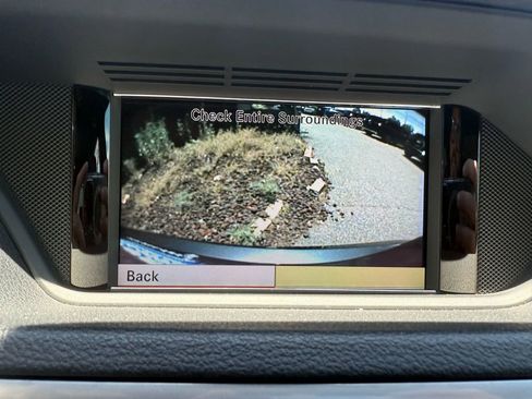 Used 2010 Mercedes-Benz E 550 4MATIC Sedan image 15